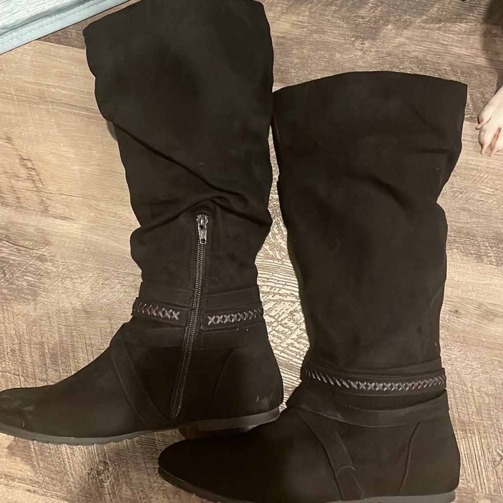 Women’s size 9 calf high boots